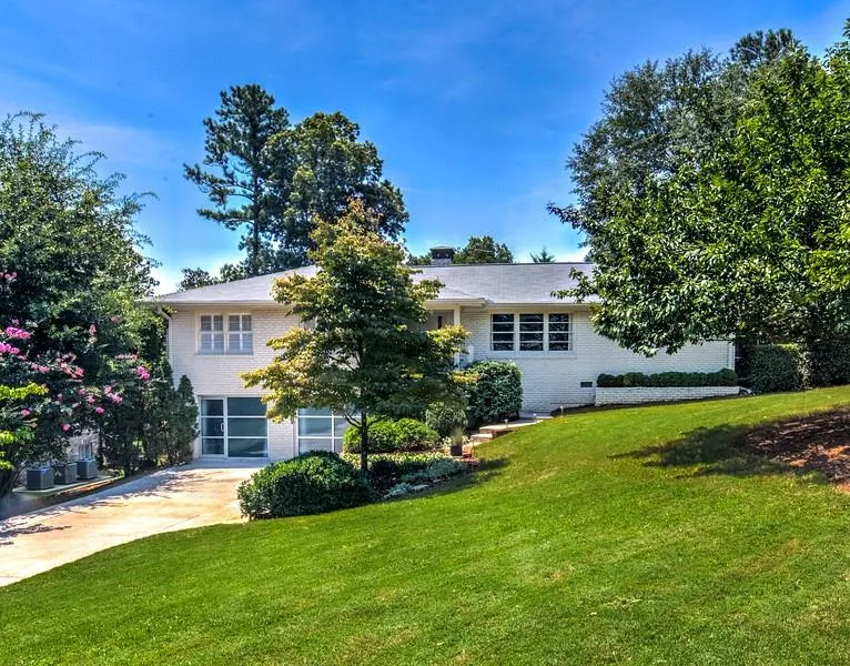 115 Silverwood Road, Atlanta, Georgia 30342, 3 Bedrooms Bedrooms, ,2 BathroomsBathrooms,Residential,Sold,115 Silverwood Road,5884822