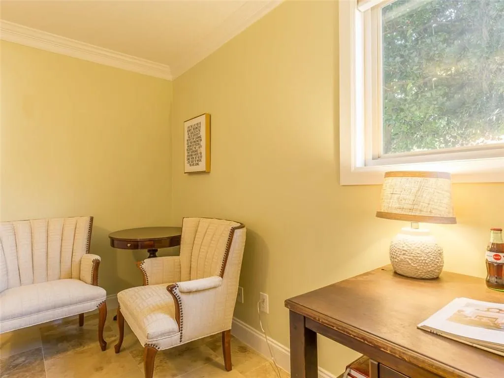 5400 Roswell Road Unit B4, Atlanta, Georgia 30342, 1 Bedroom Bedrooms, ,1 BathroomBathrooms,Residential,Sold,5400 Roswell Road Unit B4,5937833