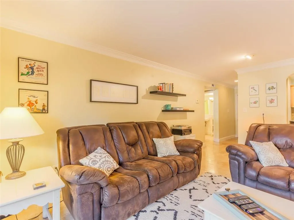 5400 Roswell Road Unit B4, Atlanta, Georgia 30342, 1 Bedroom Bedrooms, ,1 BathroomBathrooms,Residential,Sold,5400 Roswell Road Unit B4,5937833