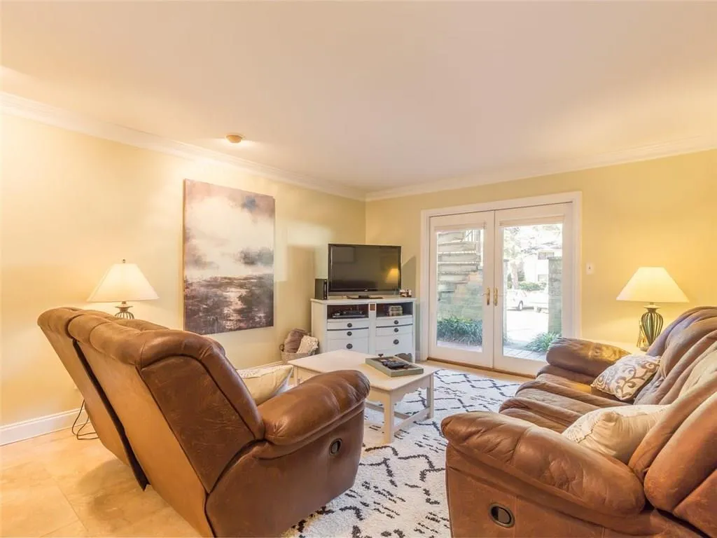 5400 Roswell Road Unit B4, Atlanta, Georgia 30342, 1 Bedroom Bedrooms, ,1 BathroomBathrooms,Residential,Sold,5400 Roswell Road Unit B4,5937833