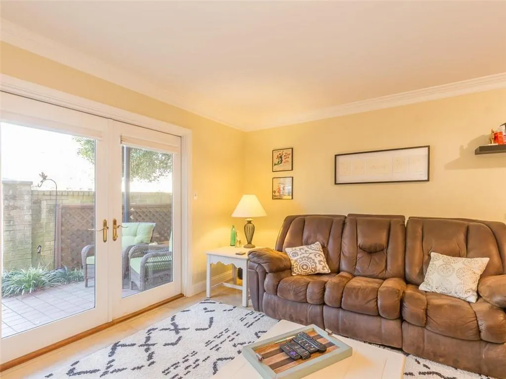 5400 Roswell Road Unit B4, Atlanta, Georgia 30342, 1 Bedroom Bedrooms, ,1 BathroomBathrooms,Residential,Sold,5400 Roswell Road Unit B4,5937833