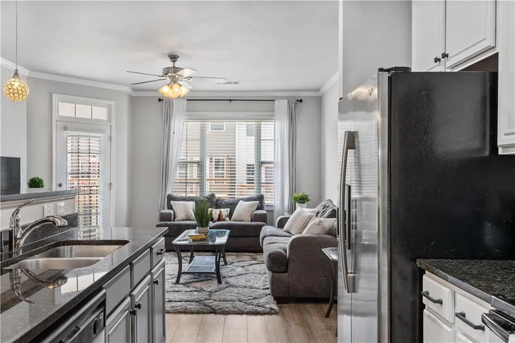 7265 Glisten Avenue Unit 113, Atlanta, Georgia 30328, 1 Bedroom Bedrooms, ,1 BathroomBathrooms,Residential,Sold,7265 Glisten Avenue Unit 113,6863453