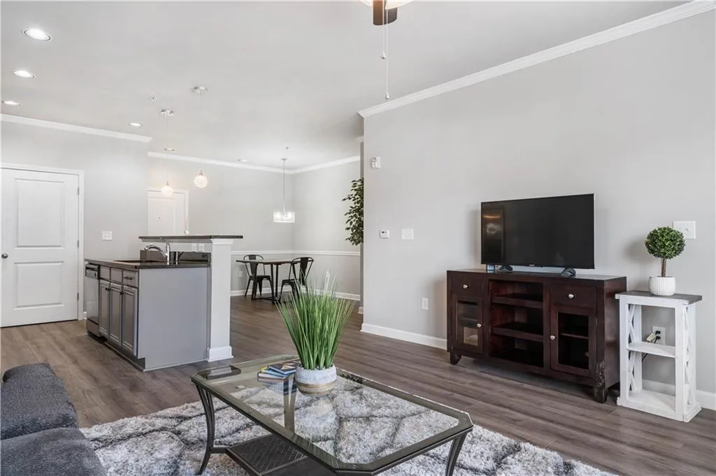 7265 Glisten Avenue Unit 113, Atlanta, Georgia 30328, 1 Bedroom Bedrooms, ,1 BathroomBathrooms,Residential,Sold,7265 Glisten Avenue Unit 113,6863453