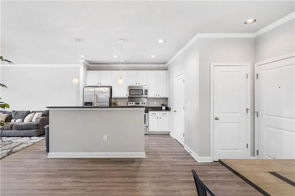 7265 Glisten Avenue Unit 113, Atlanta, Georgia 30328, 1 Bedroom Bedrooms, ,1 BathroomBathrooms,Residential,Sold,7265 Glisten Avenue Unit 113,6863453