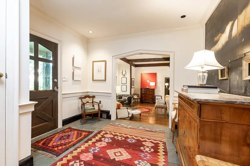 685 Tanglewood Trail, Sandy Springs, Georgia 30327, 5 Bedrooms Bedrooms, ,4 BathroomsBathrooms,Residential,Sold,685 Tanglewood Trail,6873759