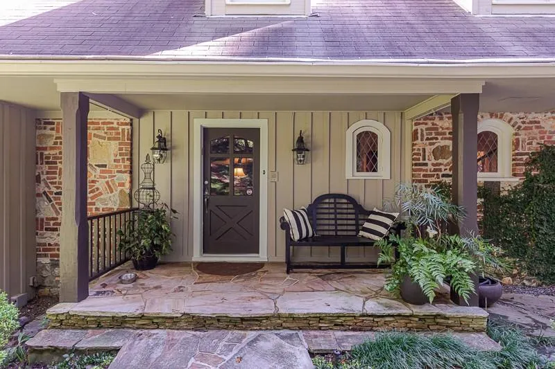 685 Tanglewood Trail, Sandy Springs, Georgia 30327, 5 Bedrooms Bedrooms, ,4 BathroomsBathrooms,Residential,Sold,685 Tanglewood Trail,6873759