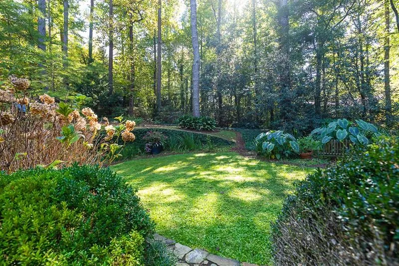 685 Tanglewood Trail, Sandy Springs, Georgia 30327, 5 Bedrooms Bedrooms, ,4 BathroomsBathrooms,Residential,Sold,685 Tanglewood Trail,6873759