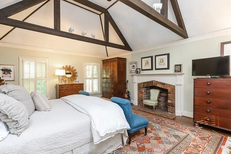 685 Tanglewood Trail, Sandy Springs, Georgia 30327, 5 Bedrooms Bedrooms, ,4 BathroomsBathrooms,Residential,Sold,685 Tanglewood Trail,6873759