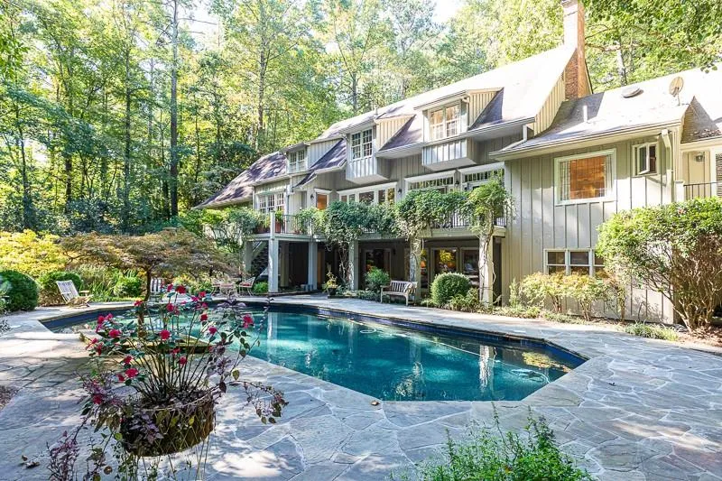 685 Tanglewood Trail, Sandy Springs, Georgia 30327, 5 Bedrooms Bedrooms, ,4 BathroomsBathrooms,Residential,Sold,685 Tanglewood Trail,6873759