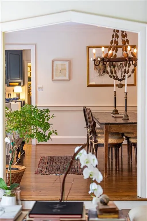 685 Tanglewood Trail, Sandy Springs, Georgia 30327, 5 Bedrooms Bedrooms, ,4 BathroomsBathrooms,Residential,Sold,685 Tanglewood Trail,6873759