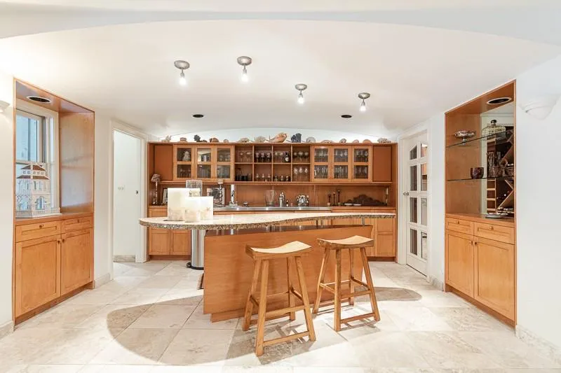 685 Tanglewood Trail, Sandy Springs, Georgia 30327, 5 Bedrooms Bedrooms, ,4 BathroomsBathrooms,Residential,Sold,685 Tanglewood Trail,6873759