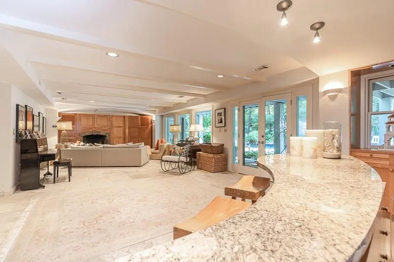 685 Tanglewood Trail, Sandy Springs, Georgia 30327, 5 Bedrooms Bedrooms, ,4 BathroomsBathrooms,Residential,Sold,685 Tanglewood Trail,6873759