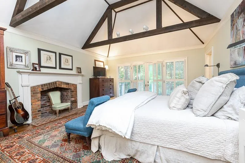 685 Tanglewood Trail, Sandy Springs, Georgia 30327, 5 Bedrooms Bedrooms, ,4 BathroomsBathrooms,Residential,Sold,685 Tanglewood Trail,6873759