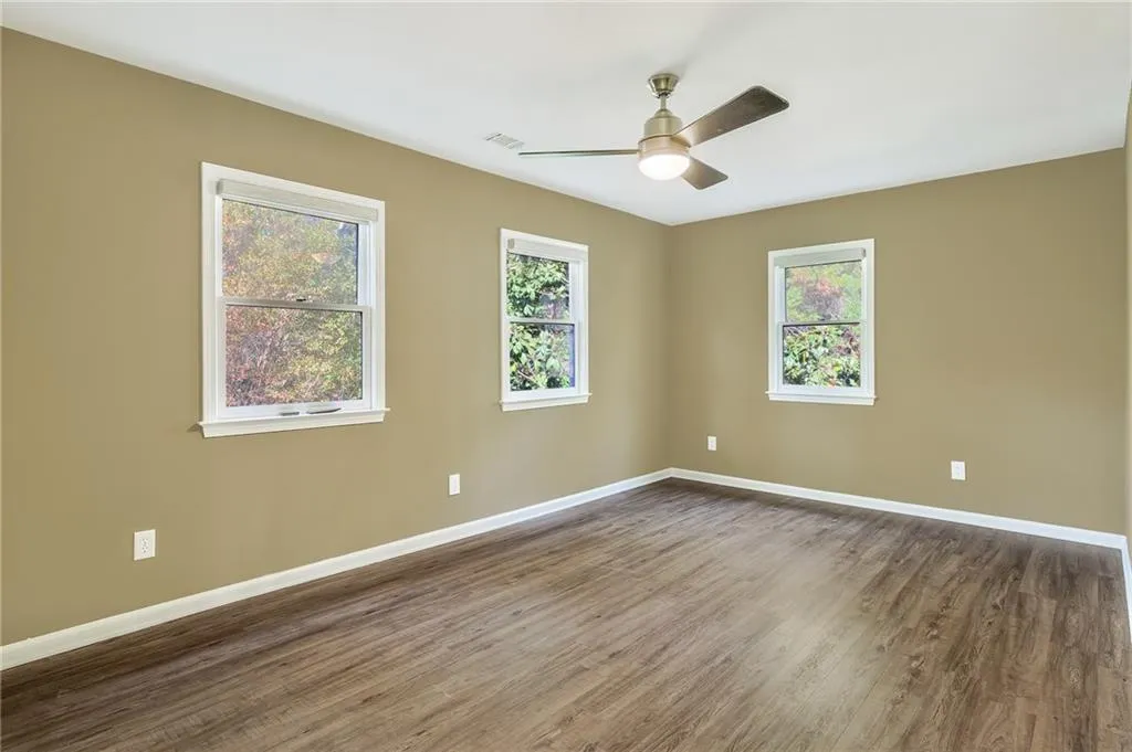 7465 Stoneykirk Close, Atlanta, Georgia 30350, 6 Bedrooms Bedrooms, ,4 BathroomsBathrooms,Residential,For Sale,7465 Stoneykirk Close,7649778