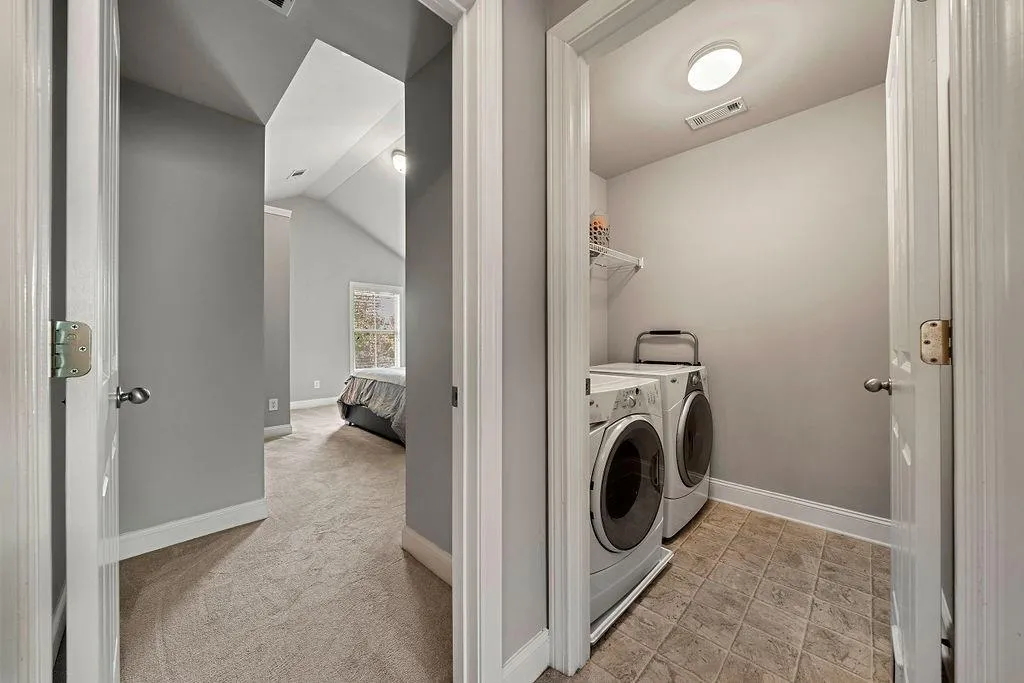 8065 Glisten Avenue, Sandy Springs, Georgia 30328, 3 Bedrooms Bedrooms, ,2 BathroomsBathrooms,Residential,Sold,8065 Glisten Avenue,7080752