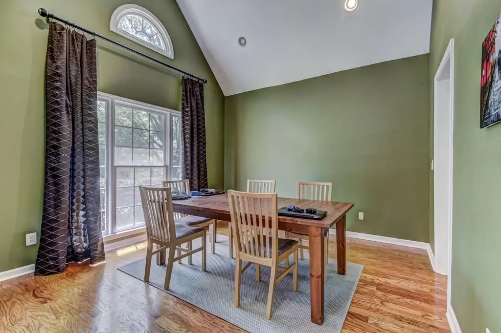 705 Orchard Court, Sandy Springs, Georgia 30328, 3 Bedrooms Bedrooms, ,2 BathroomsBathrooms,Residential,Sold,705 Orchard Court,5878466