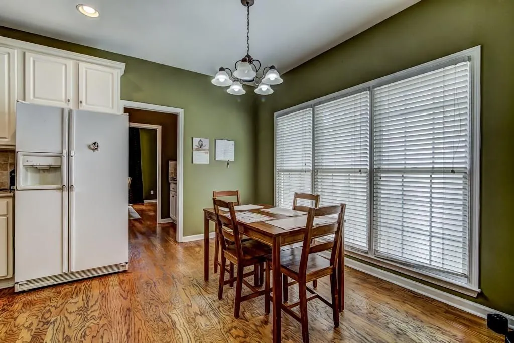 705 Orchard Court, Sandy Springs, Georgia 30328, 3 Bedrooms Bedrooms, ,2 BathroomsBathrooms,Residential,Sold,705 Orchard Court,5878466