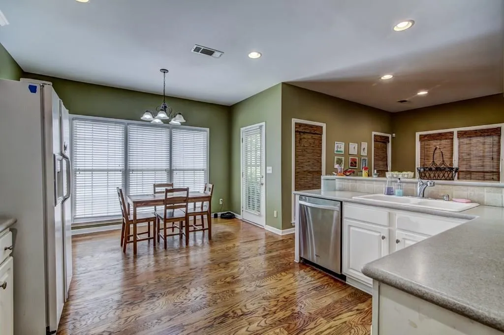 705 Orchard Court, Sandy Springs, Georgia 30328, 3 Bedrooms Bedrooms, ,2 BathroomsBathrooms,Residential,Sold,705 Orchard Court,5878466