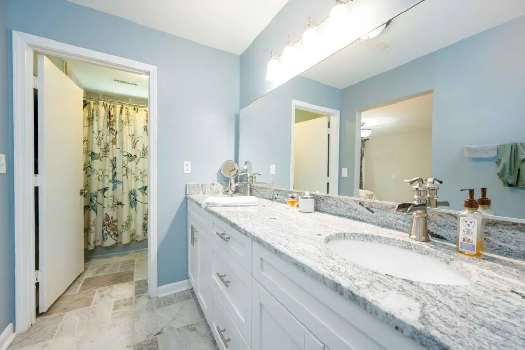 88 Dunwoody Springs Drive, Sandy Springs, Georgia 30328, 2 Bedrooms Bedrooms, ,2 BathroomsBathrooms,Residential,Sold,88 Dunwoody Springs Drive,7245923