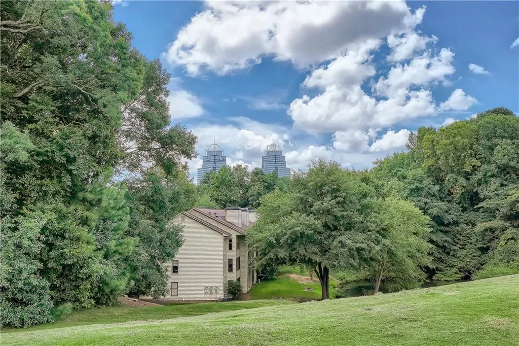 88 Dunwoody Springs Drive, Sandy Springs, Georgia 30328, 2 Bedrooms Bedrooms, ,2 BathroomsBathrooms,Residential,Sold,88 Dunwoody Springs Drive,7245923