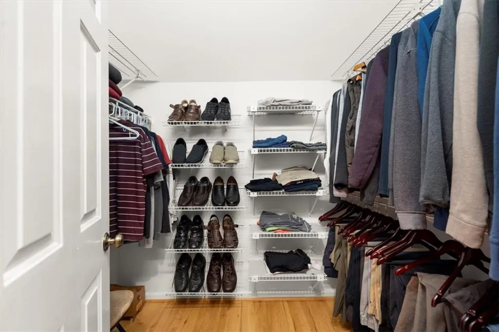 415 Hadley Court, Sandy Springs, Georgia 30350, 4 Bedrooms Bedrooms, ,3 BathroomsBathrooms,Residential,Sold,415 Hadley Court,7427166