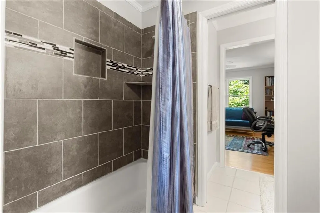 415 Hadley Court, Sandy Springs, Georgia 30350, 4 Bedrooms Bedrooms, ,3 BathroomsBathrooms,Residential,Sold,415 Hadley Court,7427166