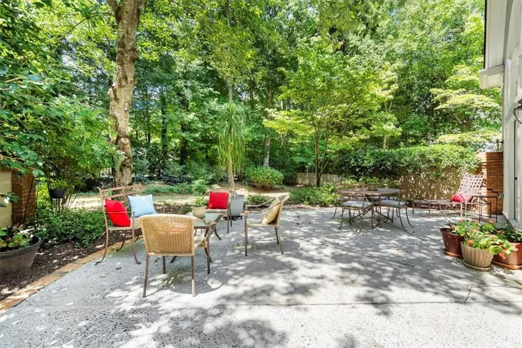 415 Hadley Court, Sandy Springs, Georgia 30350, 4 Bedrooms Bedrooms, ,3 BathroomsBathrooms,Residential,Sold,415 Hadley Court,7427166