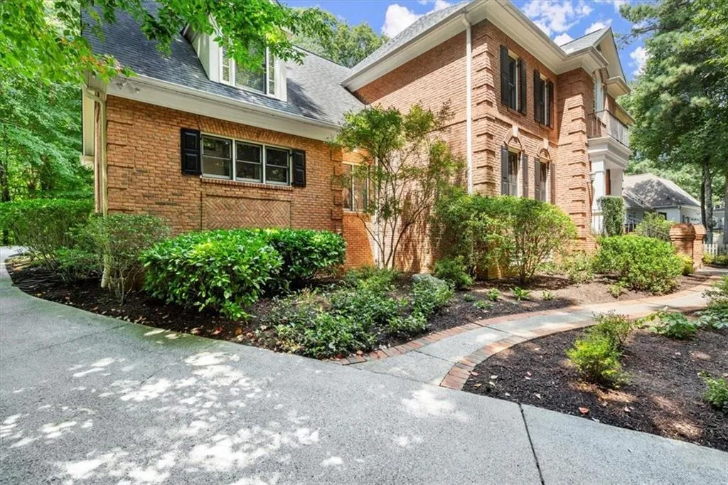 415 Hadley Court, Sandy Springs, Georgia 30350, 4 Bedrooms Bedrooms, ,3 BathroomsBathrooms,Residential,Sold,415 Hadley Court,7427166