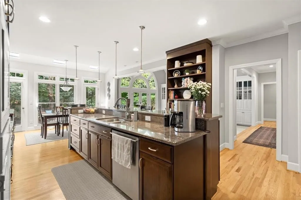 415 Hadley Court, Sandy Springs, Georgia 30350, 4 Bedrooms Bedrooms, ,3 BathroomsBathrooms,Residential,Sold,415 Hadley Court,7427166