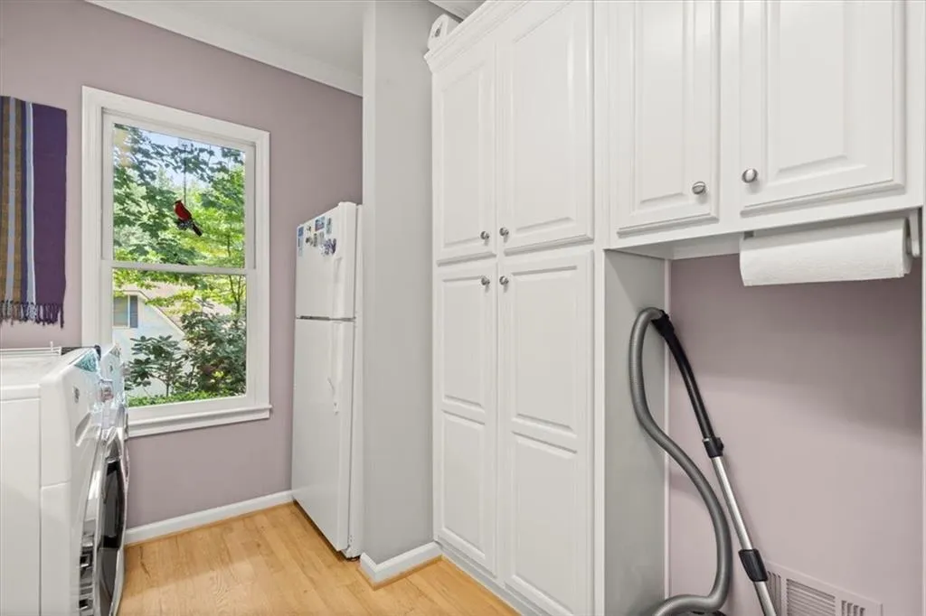 415 Hadley Court, Sandy Springs, Georgia 30350, 4 Bedrooms Bedrooms, ,3 BathroomsBathrooms,Residential,Sold,415 Hadley Court,7427166