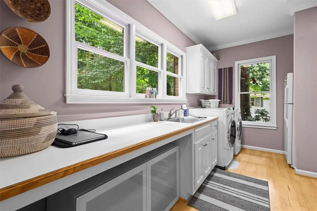 415 Hadley Court, Sandy Springs, Georgia 30350, 4 Bedrooms Bedrooms, ,3 BathroomsBathrooms,Residential,Sold,415 Hadley Court,7427166