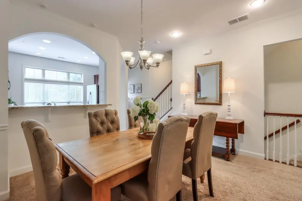 7360 Glisten Avenue, Sandy Springs, Georgia 30328, 3 Bedrooms Bedrooms, ,3 BathroomsBathrooms,Residential,Sold,7360 Glisten Avenue,7232201