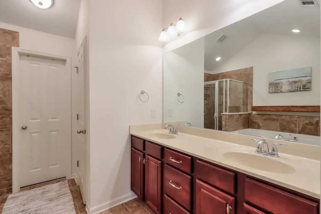 7360 Glisten Avenue, Sandy Springs, Georgia 30328, 3 Bedrooms Bedrooms, ,3 BathroomsBathrooms,Residential,Sold,7360 Glisten Avenue,7232201