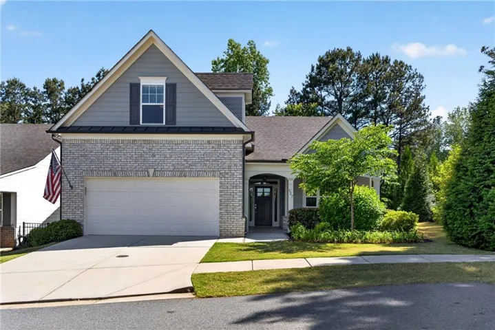 Easy, low-maintenance living in the desirable Villas at Mountain View!