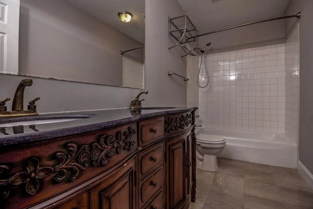6980 Roswell Road Unit F7, Atlanta, Georgia 30328, 3 Bedrooms Bedrooms, ,2 BathroomsBathrooms,Residential,Sold,6980 Roswell Road Unit F7,5602515