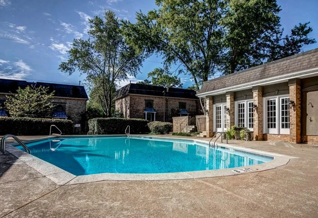 6980 Roswell Road Unit F7, Atlanta, Georgia 30328, 3 Bedrooms Bedrooms, ,2 BathroomsBathrooms,Residential,Sold,6980 Roswell Road Unit F7,5602515