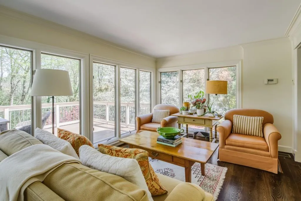 1315 Belmore Way, Sandy Springs, Georgia 30350, 6 Bedrooms Bedrooms, ,5 BathroomsBathrooms,Residential,Sold,1315 Belmore Way,6864395