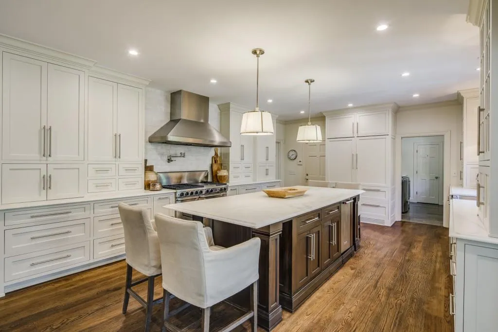 1315 Belmore Way, Sandy Springs, Georgia 30350, 6 Bedrooms Bedrooms, ,5 BathroomsBathrooms,Residential,Sold,1315 Belmore Way,6864395