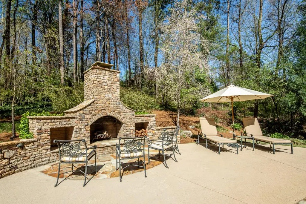 1315 Belmore Way, Sandy Springs, Georgia 30350, 6 Bedrooms Bedrooms, ,5 BathroomsBathrooms,Residential,Sold,1315 Belmore Way,6864395