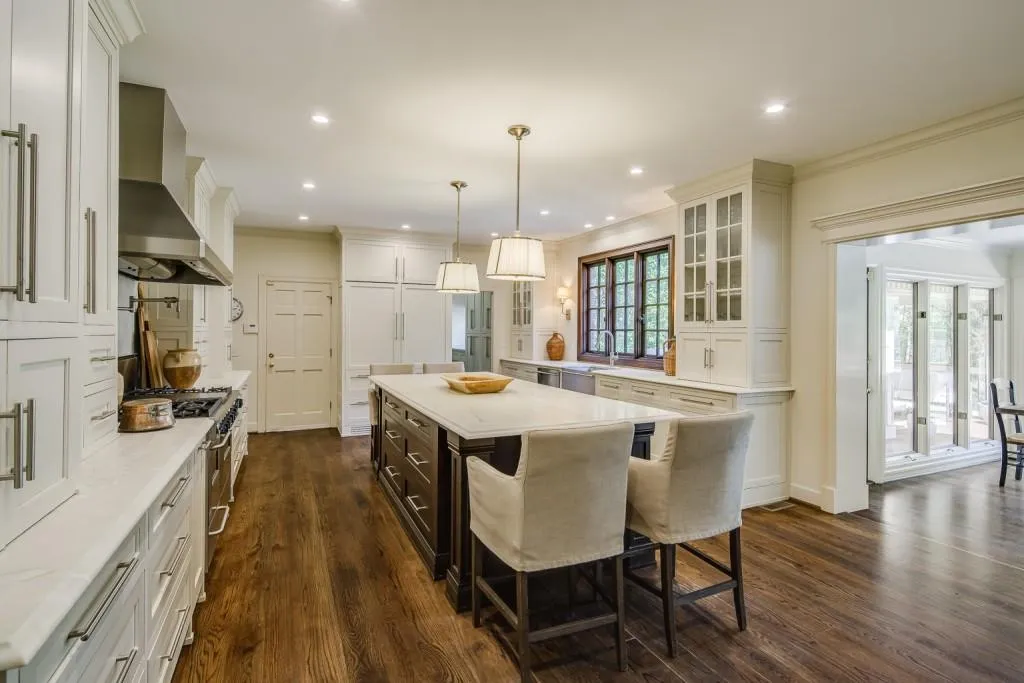 1315 Belmore Way, Sandy Springs, Georgia 30350, 6 Bedrooms Bedrooms, ,5 BathroomsBathrooms,Residential,Sold,1315 Belmore Way,6864395