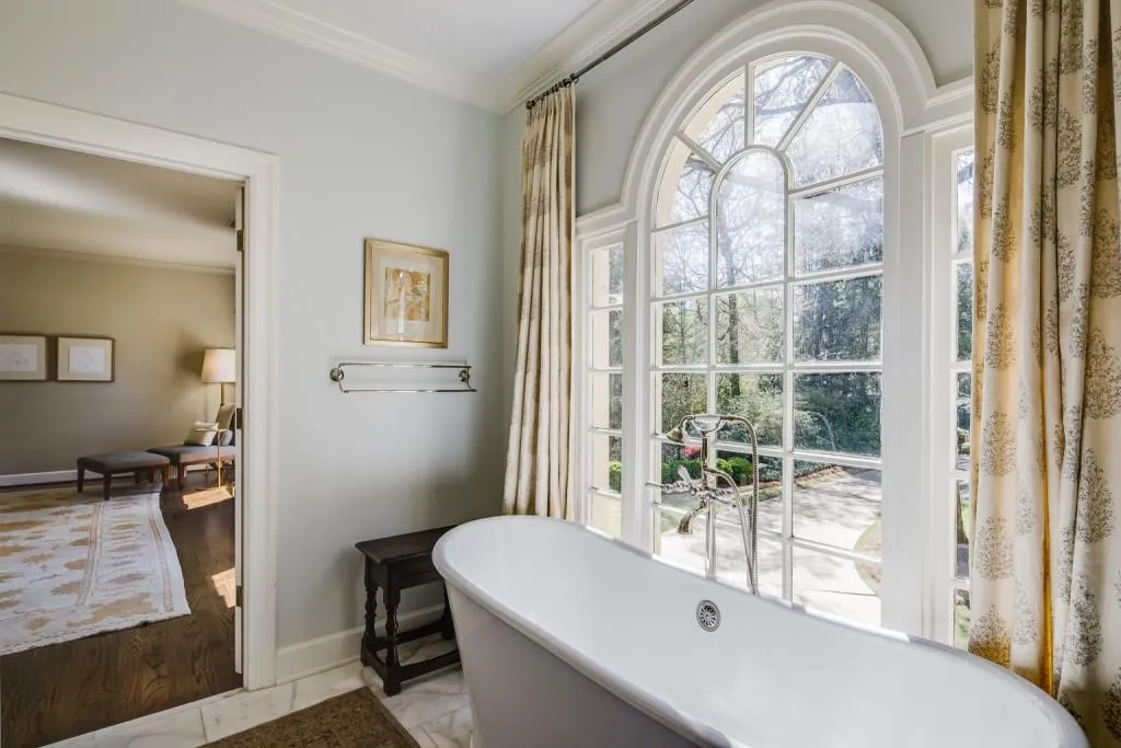 1315 Belmore Way, Sandy Springs, Georgia 30350, 6 Bedrooms Bedrooms, ,5 BathroomsBathrooms,Residential,Sold,1315 Belmore Way,6864395