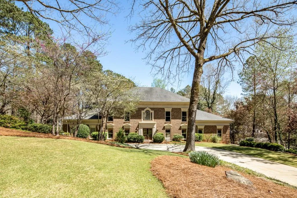 1315 Belmore Way, Sandy Springs, Georgia 30350, 6 Bedrooms Bedrooms, ,5 BathroomsBathrooms,Residential,Sold,1315 Belmore Way,6864395