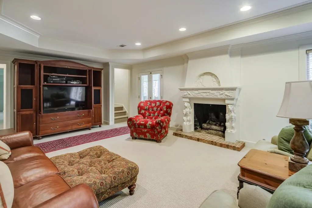 1315 Belmore Way, Sandy Springs, Georgia 30350, 6 Bedrooms Bedrooms, ,5 BathroomsBathrooms,Residential,Sold,1315 Belmore Way,6864395