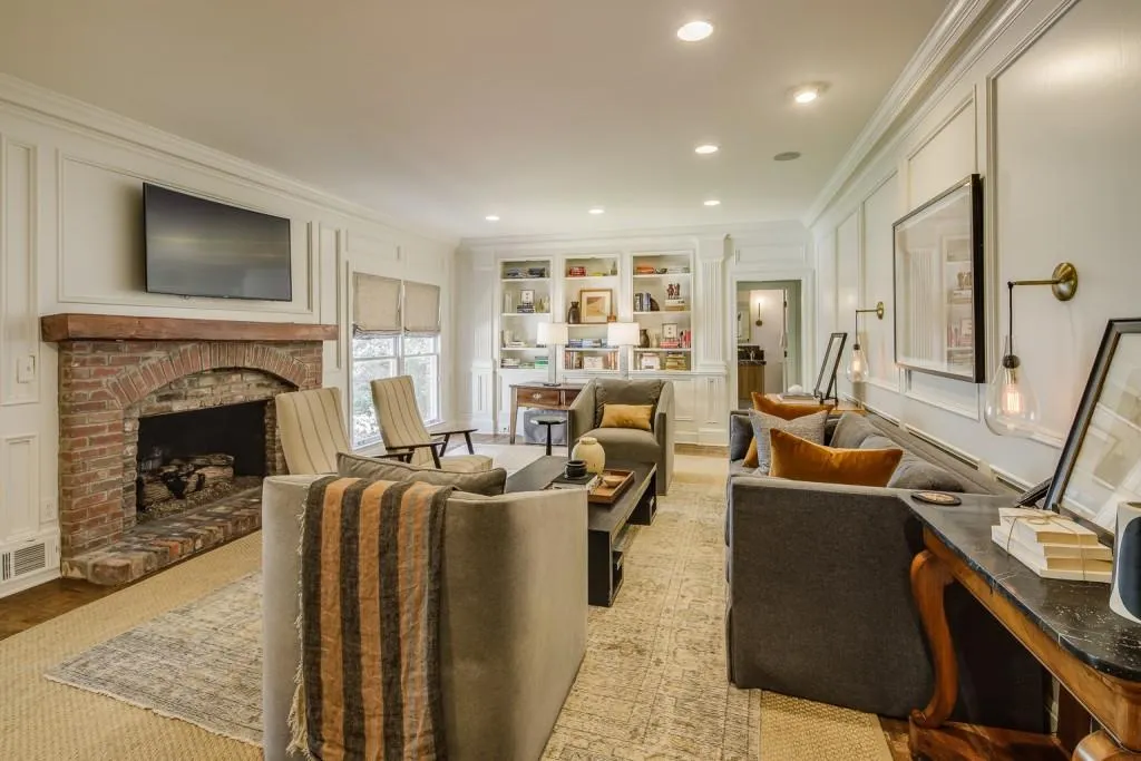 1315 Belmore Way, Sandy Springs, Georgia 30350, 6 Bedrooms Bedrooms, ,5 BathroomsBathrooms,Residential,Sold,1315 Belmore Way,6864395