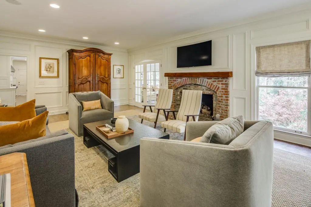 1315 Belmore Way, Sandy Springs, Georgia 30350, 6 Bedrooms Bedrooms, ,5 BathroomsBathrooms,Residential,Sold,1315 Belmore Way,6864395