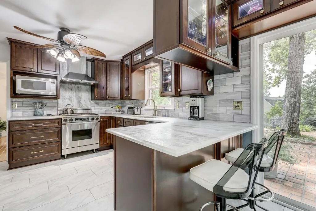 800 Glenairy Drive, Sandy Springs, Georgia 30328, 5 Bedrooms Bedrooms, ,3 BathroomsBathrooms,Residential,Sold,800 Glenairy Drive,6576327