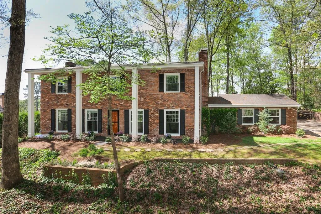 800 Glenairy Drive, Sandy Springs, Georgia 30328, 5 Bedrooms Bedrooms, ,3 BathroomsBathrooms,Residential,Sold,800 Glenairy Drive,6576327