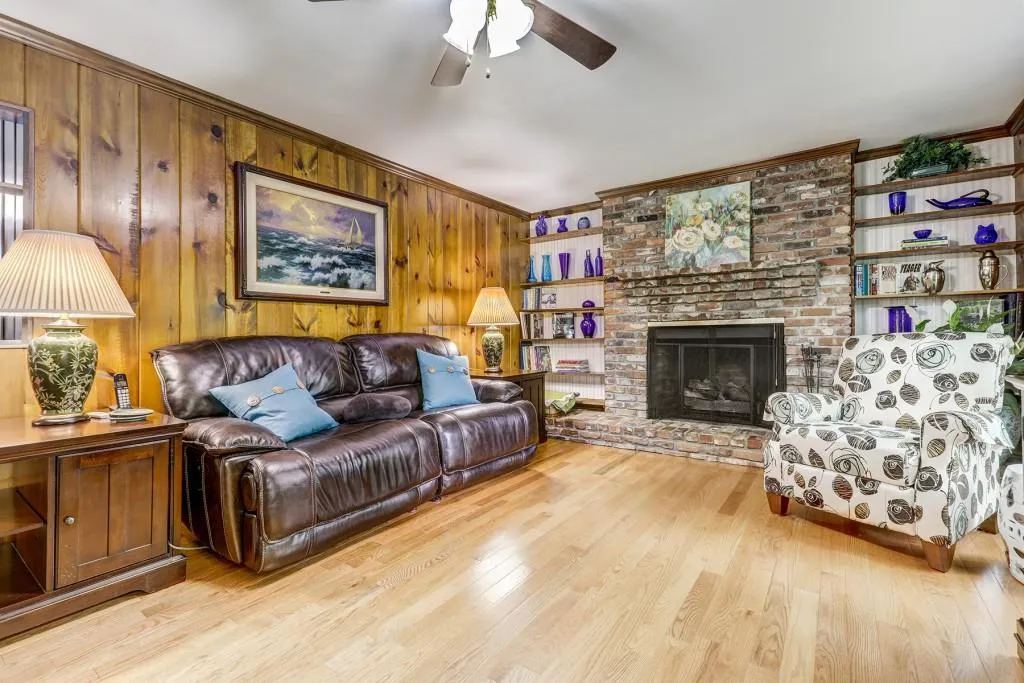 800 Glenairy Drive, Sandy Springs, Georgia 30328, 5 Bedrooms Bedrooms, ,3 BathroomsBathrooms,Residential,Sold,800 Glenairy Drive,6576327