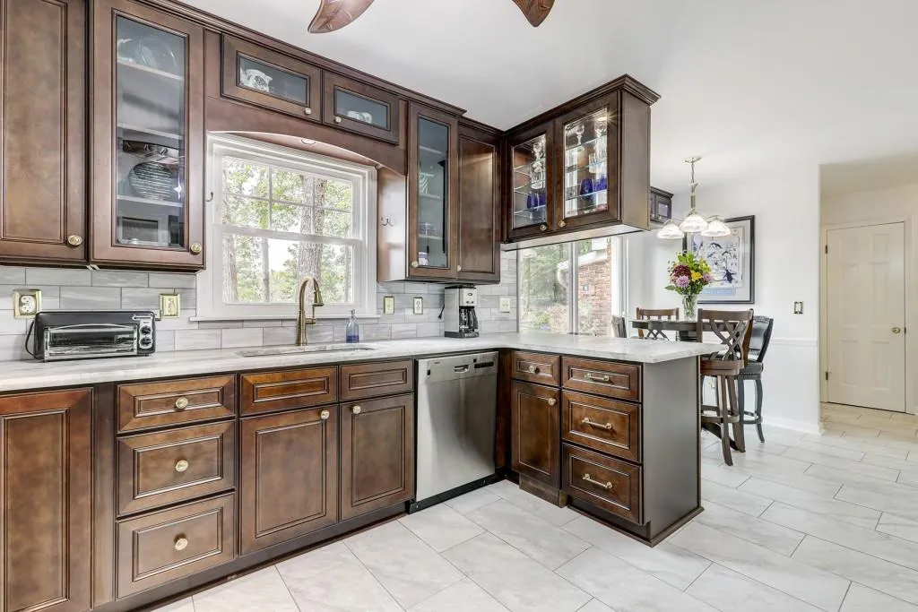 800 Glenairy Drive, Sandy Springs, Georgia 30328, 5 Bedrooms Bedrooms, ,3 BathroomsBathrooms,Residential,Sold,800 Glenairy Drive,6576327