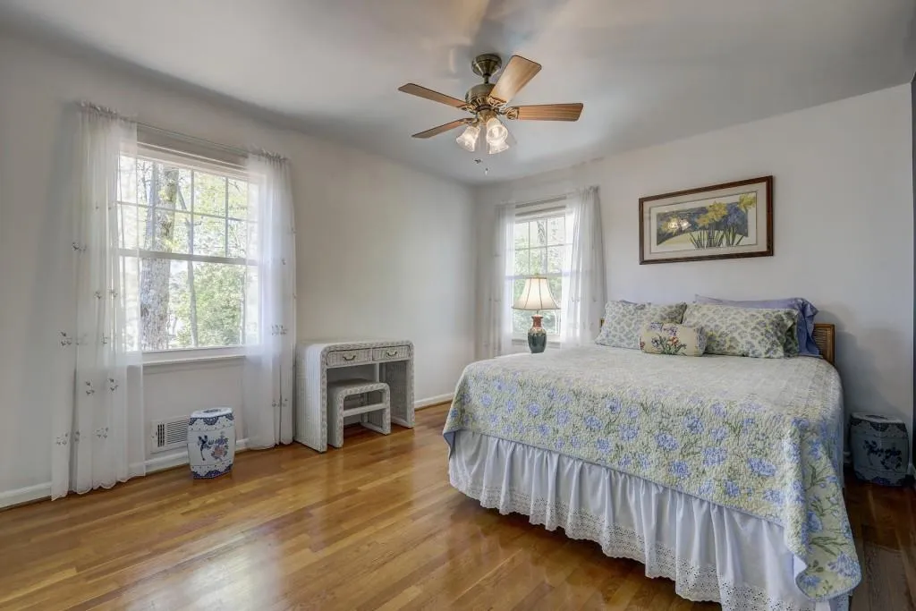 800 Glenairy Drive, Sandy Springs, Georgia 30328, 5 Bedrooms Bedrooms, ,3 BathroomsBathrooms,Residential,Sold,800 Glenairy Drive,6576327